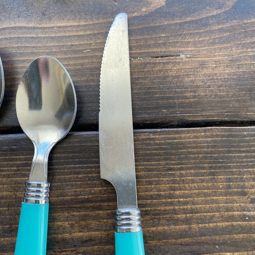 Turquoise Plastic Handle Vintage Flatware- 5 Placement See Pictures - Picture 4 of 14