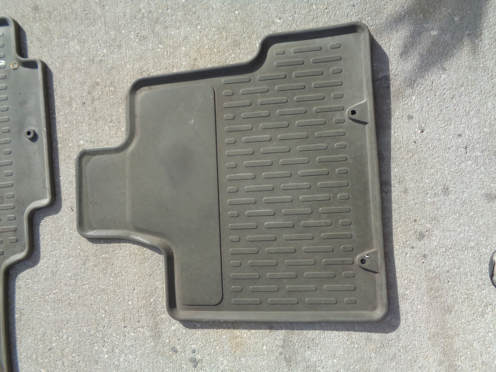 062014 HONDA RIDGELINE OEM USED RUBBER ALL WEATHER FLOOR MATS LINERS