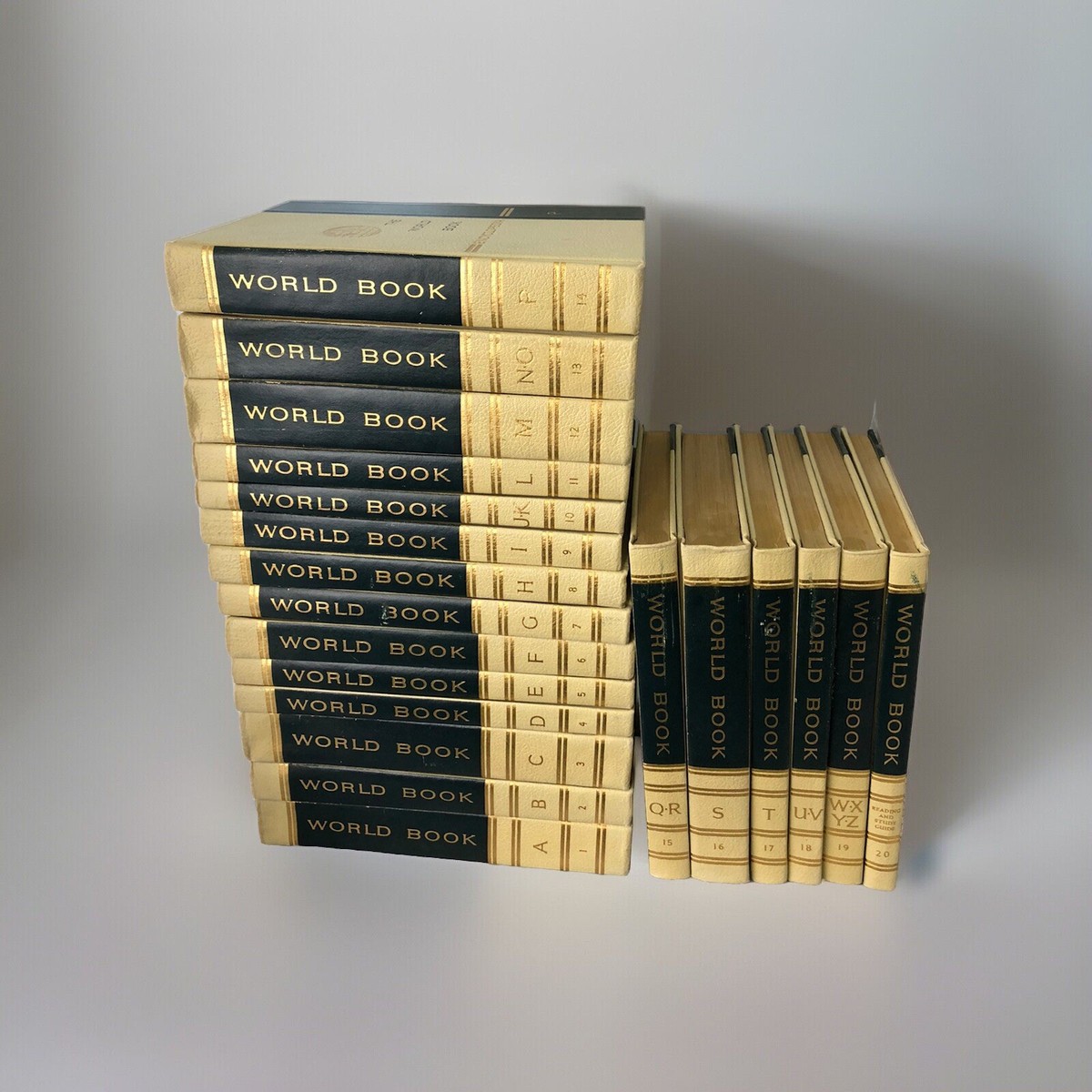 洋書 The World Book Encyclopedia 1967 World Book Encyclopedia 1-20 Complete 20 Volume Set 1967 BIN