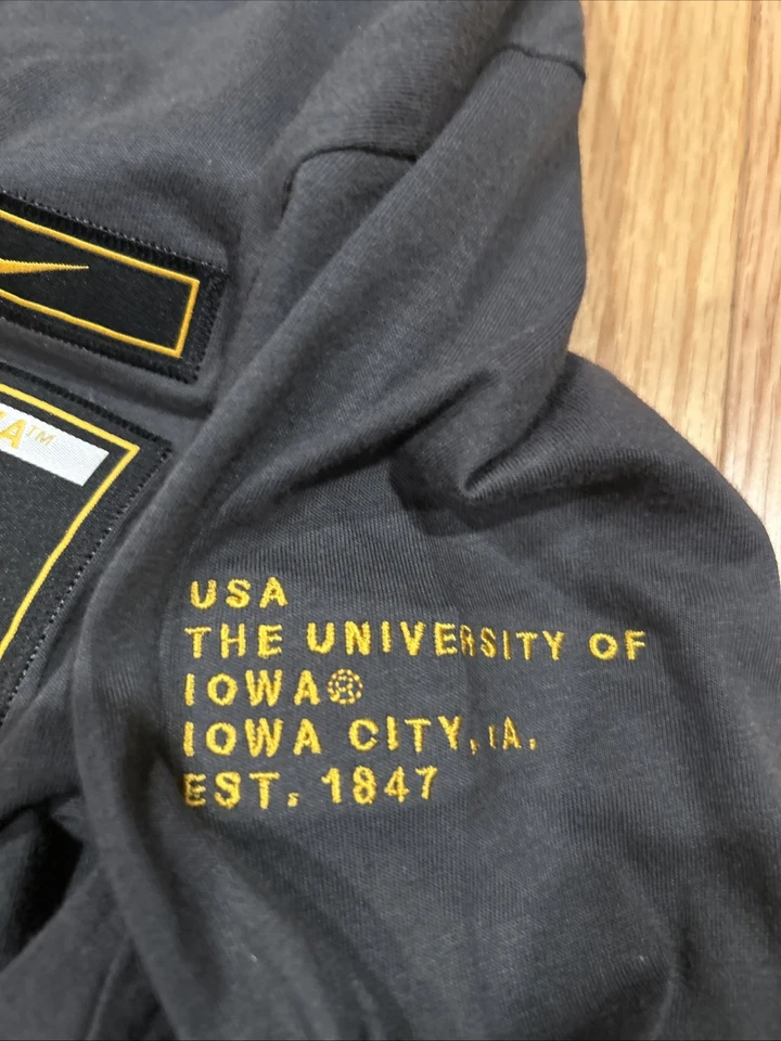 Camiseta con capucha Nike NCAA Iowa Hawkeyes Salute To Service LS DQ2134 talla XL NUEVA CON ETIQUETAS para hombre’s Foto 4 de 4