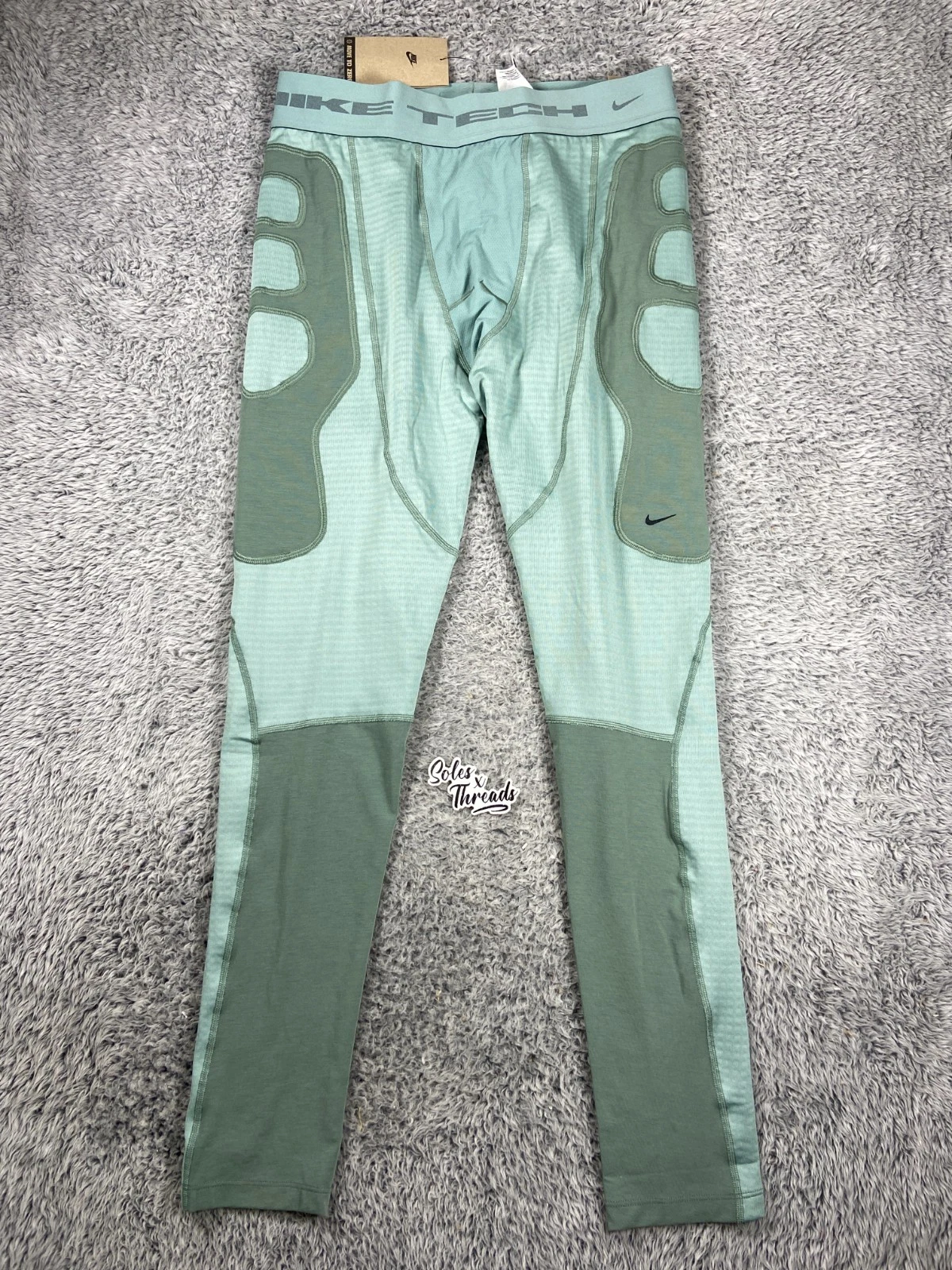 Nike Tech Therma-FIT Base Layer Tights Size Medium Men Clay Green HV1379-017