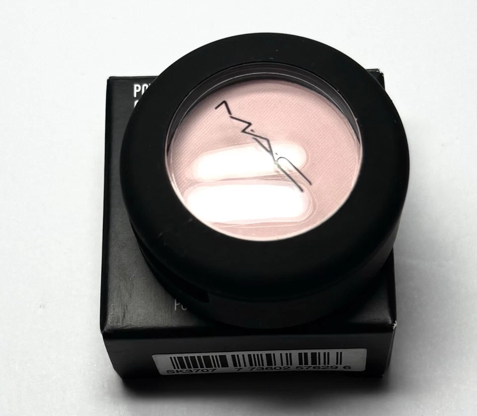 MAC Powder Kiss Soft Matte Eye Shadow Felt Cute 1.5g - Bild 3 von 4