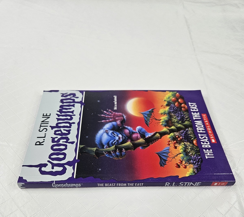 Goosebumps The Beast From The East R. L. Stine 2017 PB Horror Fantasy Fiction - Imagen 3 de 10