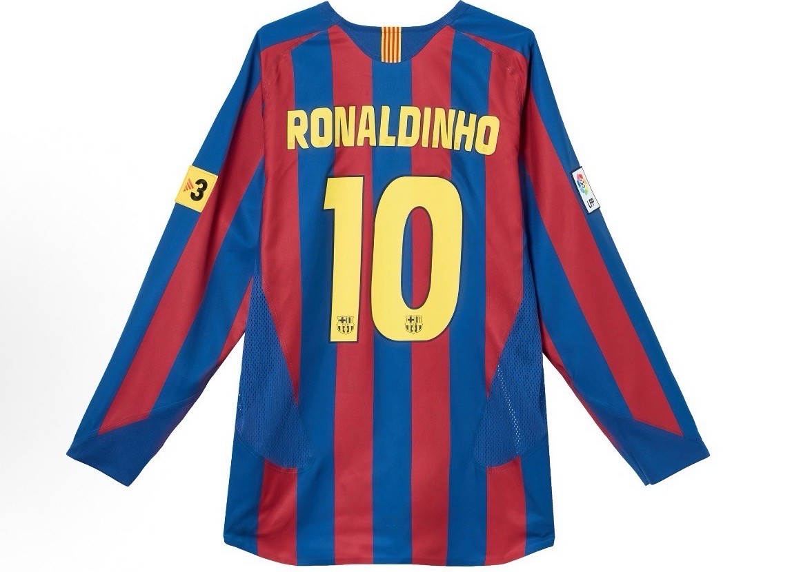 ウェア Nike Barcelona Ronaldinho #10 L Nike FC Barcelona Re-Issue 2005/06 Ronaldinho #10 Home HQ1462-471