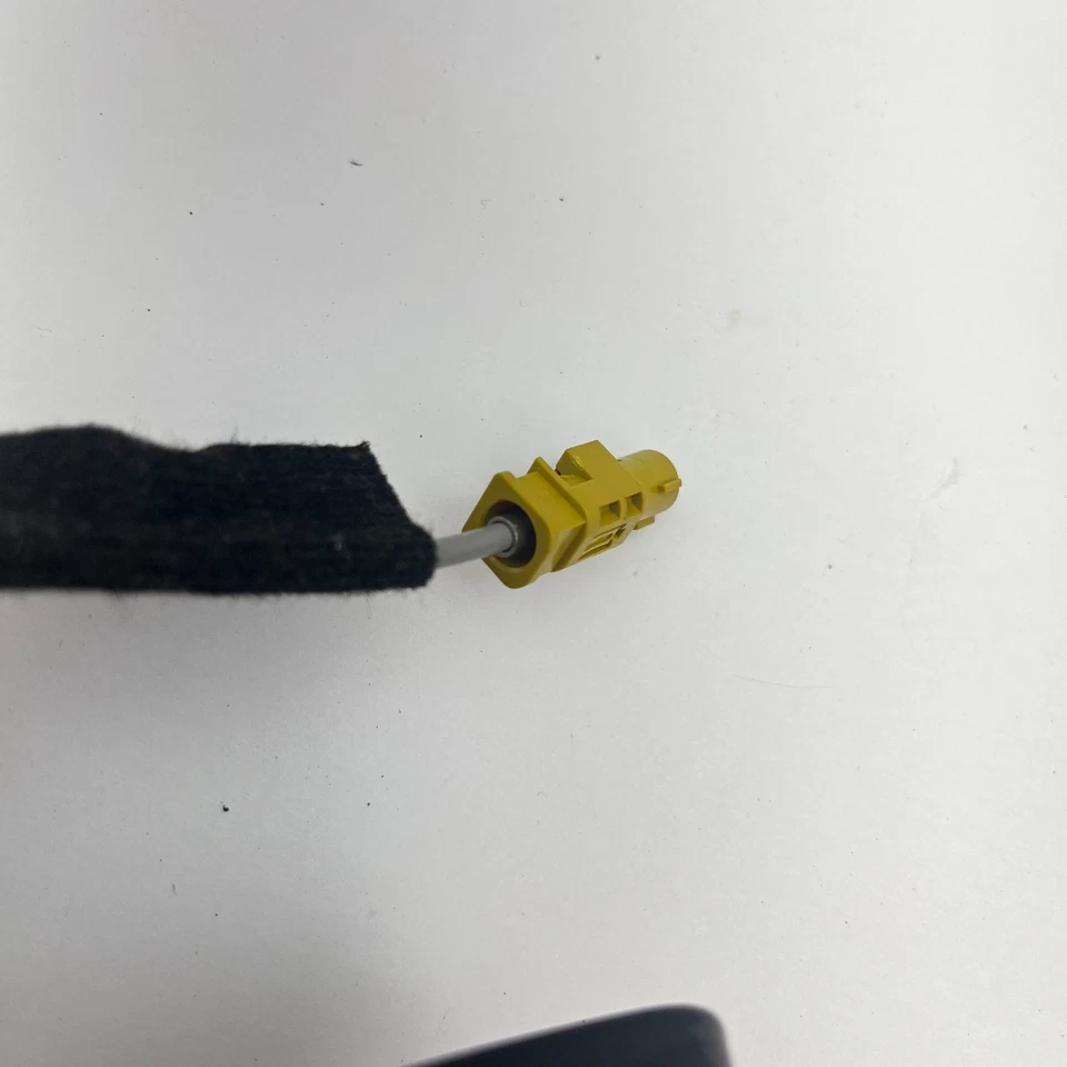 2018-2019 CADILLAC XTS SATELLITE HIGH FREQUENCY RADIO ANTENNA 23346824 - Image 4 of 4