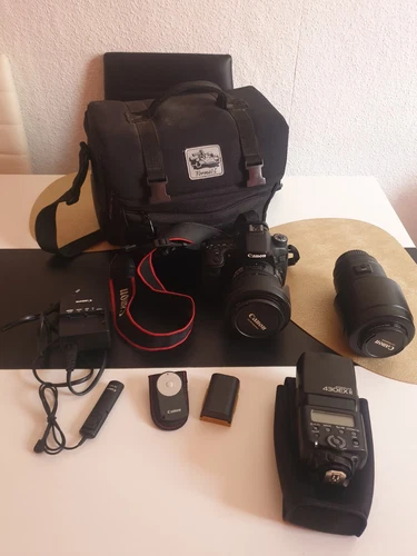 Canon EOS 70D + Canon ET-65B + Canon EW-78E + Zubehörpaket