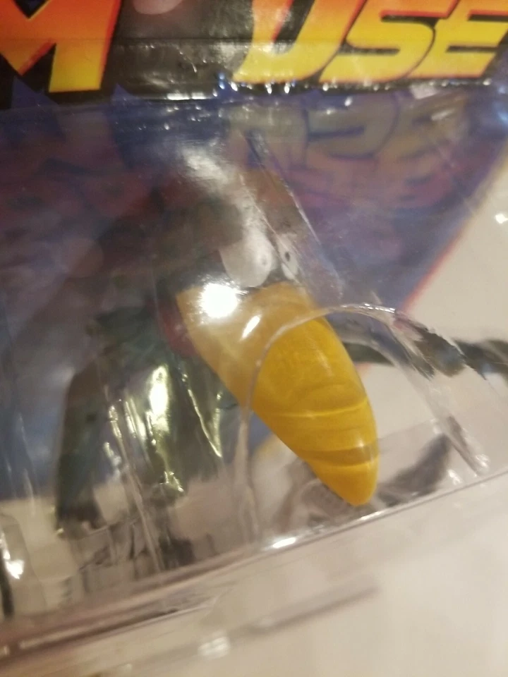 Danger Mouse SI Barone Undercover Duck Stiletto Figure 4 inch & Newspaper Toy - Image 2 of 4