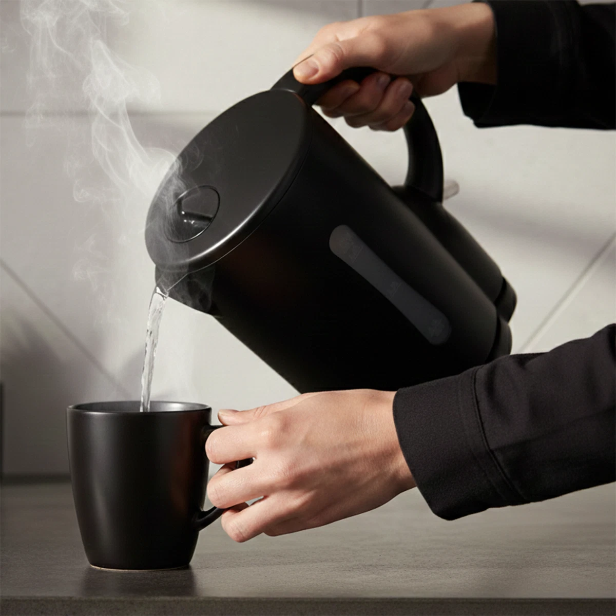 Black Cordless Electric Kettle 1.7L with Auto Shut-Off & Washable Filter