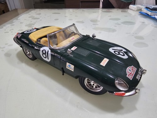 JAGUAR E Type CABRIOLET 1961 BURAGO 1:18