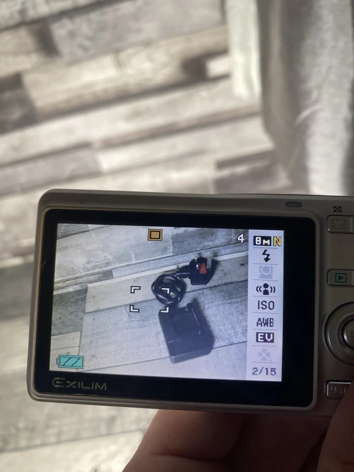 Casio EX-Z9 Exilim Vintage Digital Camera 8.1 Megapixel 3x Optical - Image 3 of 4