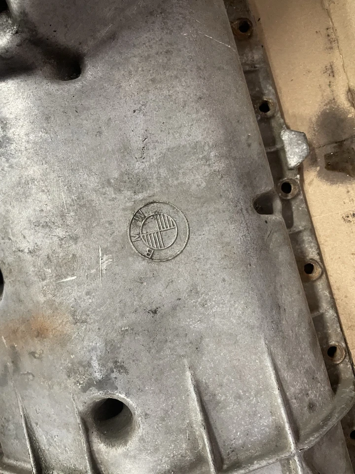 BMW E24 E34 M30 M30B35 3.5L ENGINE MOTOR OIL PAN SUMP 11131708345 - Image 4 of 4