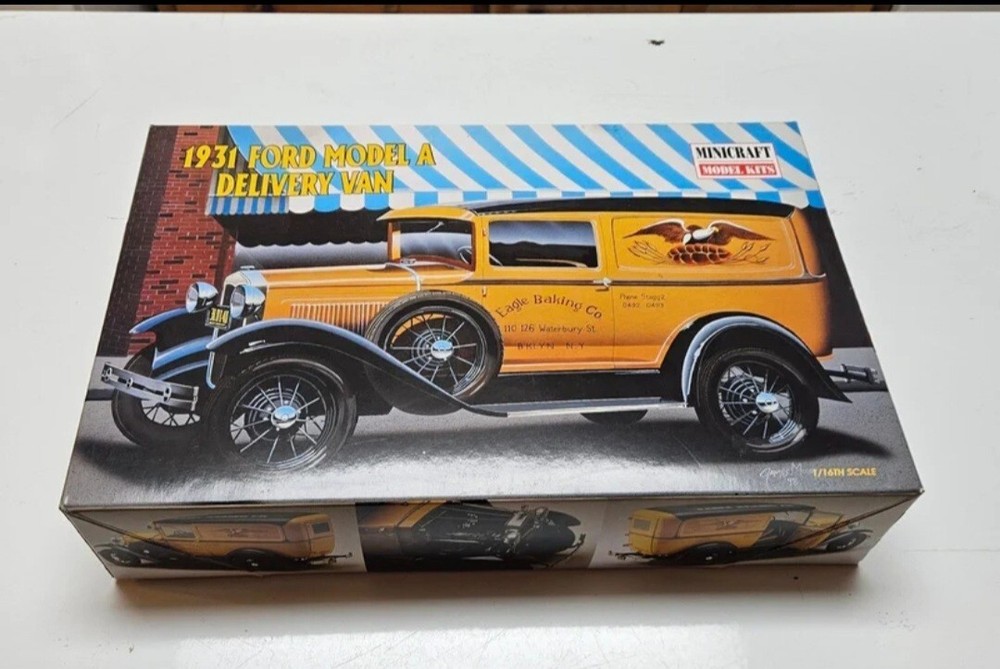 Minicraft 1931 Ford Model A Delivery Van 1998 1/16 Scale Model Kit 11214