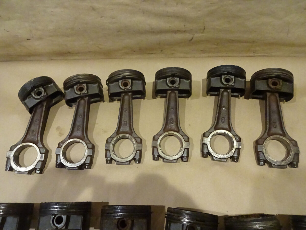Lamborghini Diablo - Set Of Pistons And Con Rods - P/N Lamborghini Diablo - Set Of Pistons And Con Rods - P/N