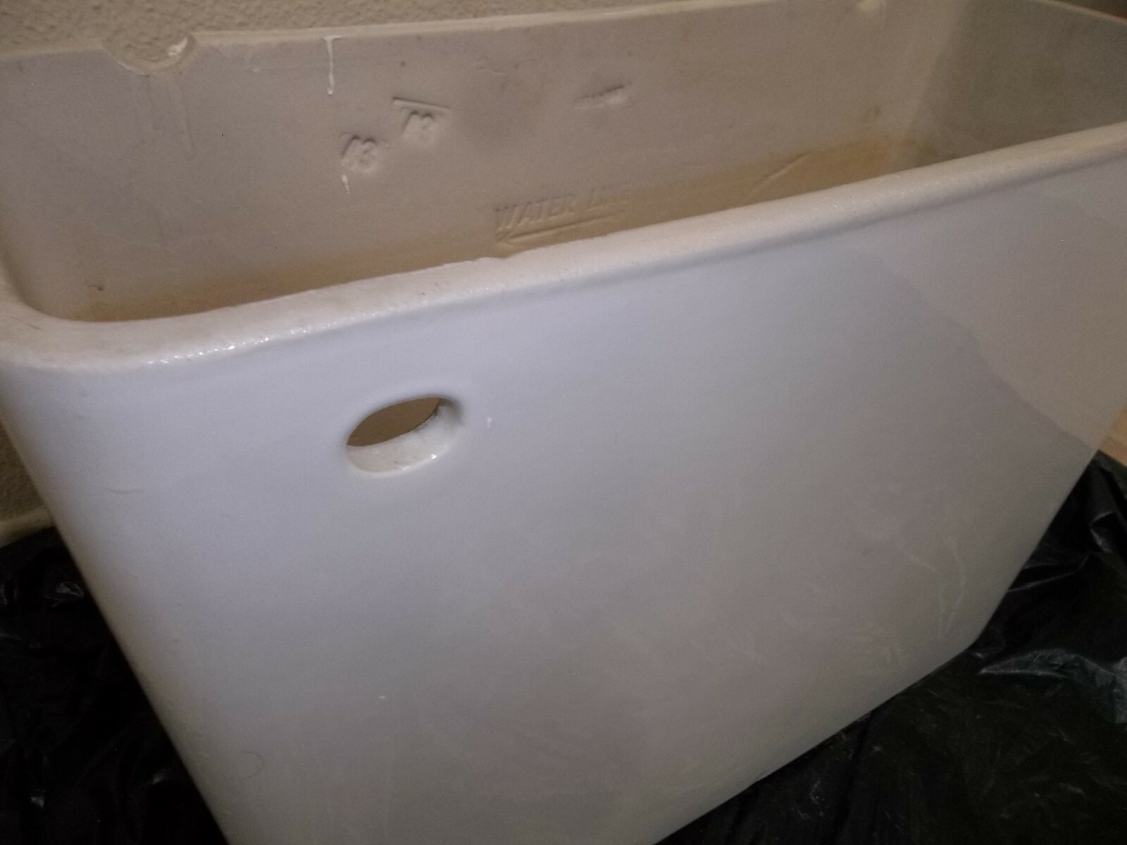 Vintage Briggs 4920/4930 toilet tank (Aug 1987), white, 3.5 gallon