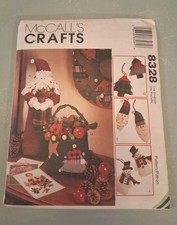McCall's Crafts Ornaments, Centerpieces, Stocking, Wreath Pattern 8328