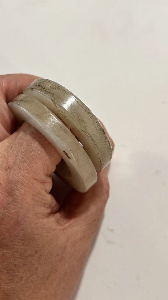 #288: Un par de anillos antiguos de jade nefrita de alta calidad 一对清代白玉环 Foto 3 de 4