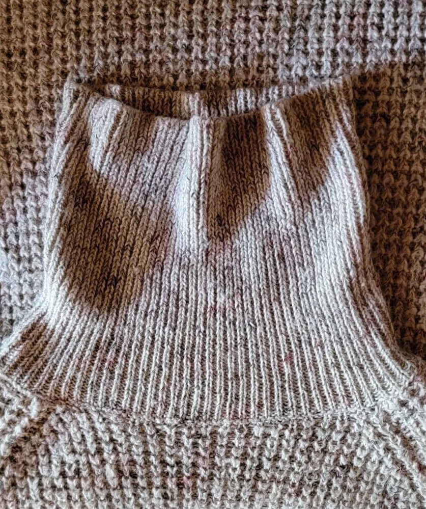Free People Size XS Tan Oatmeal Chunky Waffle Knit Cowl Neck  display picture 1
