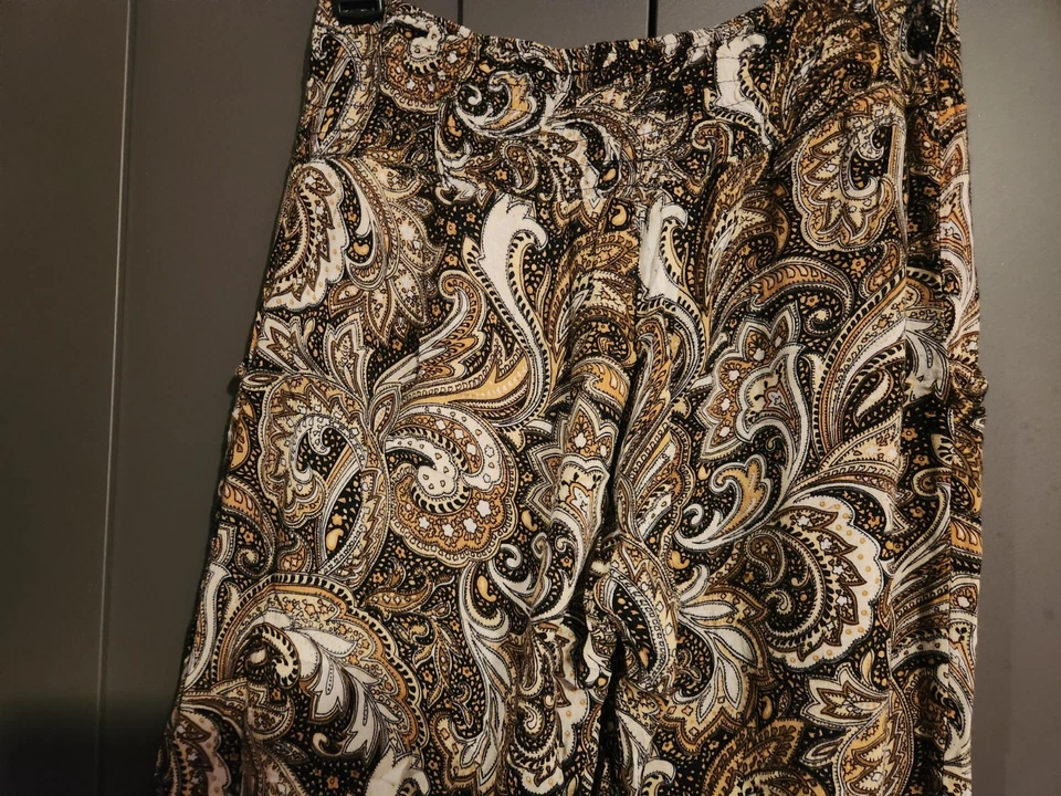 Pantalones boho joggers hippie harén estampado blanco mostaza negro patrón cachemir Foto 3 de 4