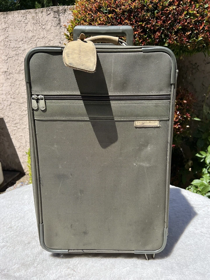 Briggs & Riley travelware 23” rolling Carry-On Upright suitcase OLIVE green - Image 3 of 4