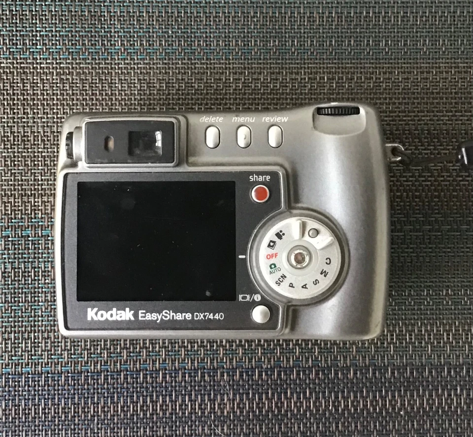 Kodak EasyShare DX7440 Digital Camera Silver 4.0MP Vintage Point Shoot Untested - Image 2 of 4