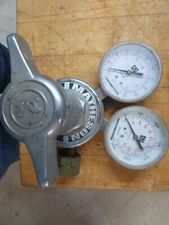 Matheson Gas Regulator Model  1L