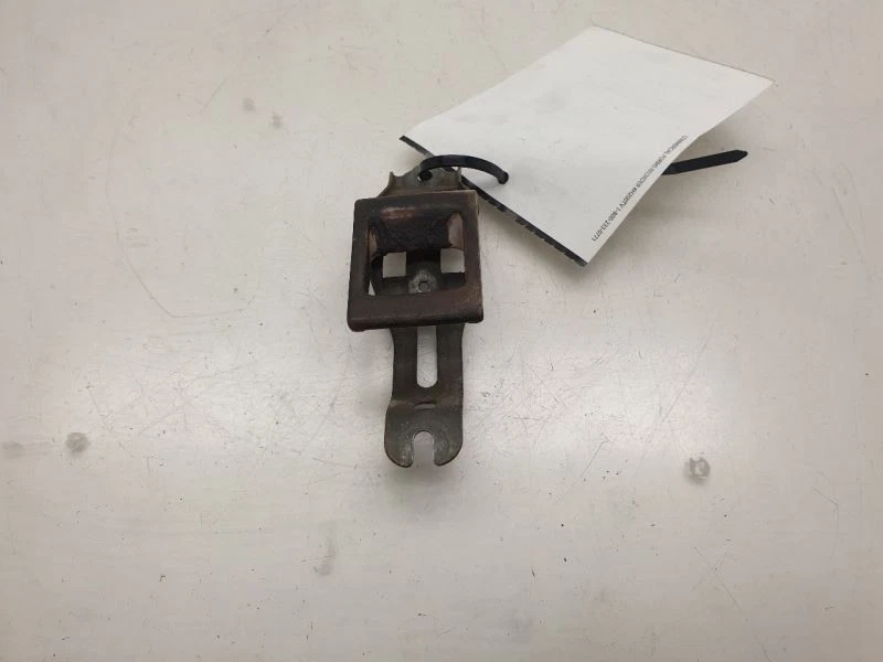 1985 TOYOTA PICKUP REGULAR CAB DRIVER SIDE INTERIOR DOOR HANDLE  - Image 3 of 4