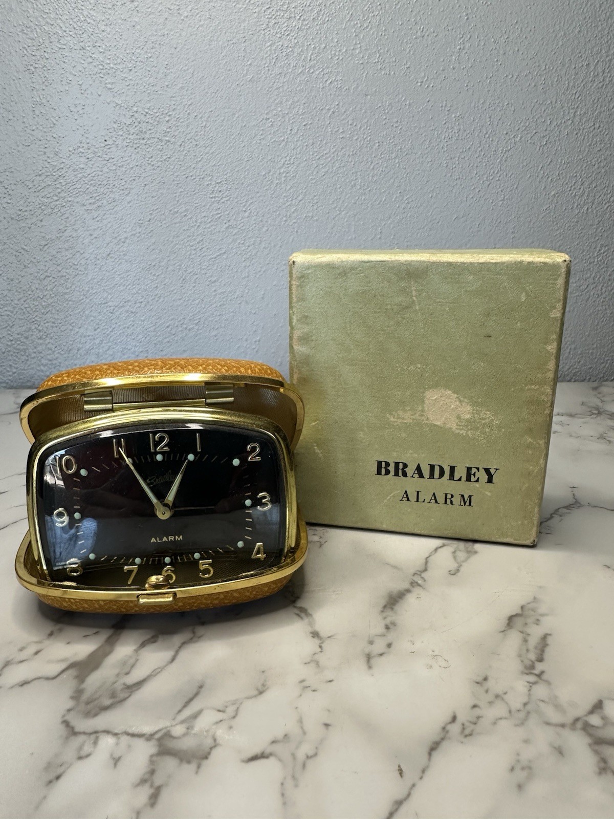 Vintage Bradley Fold Up Travel Winding Alarm Clock. Germany. Style 438. Tan.