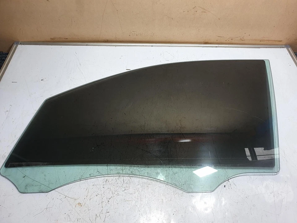 PORSCHE CAYENNE LEFT FRONT DOOR WINDOW 92A, 07/10-04/18 - image 2 of 4