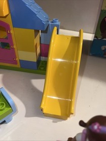 Duplo Lego 10606 Doc McStuffins Backyard Clinic Disney Jr Complete Box Instructi