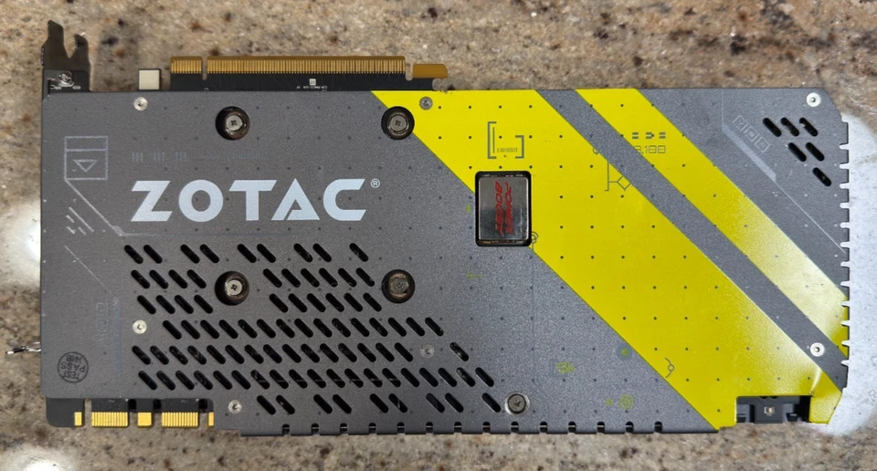 ZOTAC GeForce GTX 1070 Amp Edition 8GB GDDR5X Graphics Card - Image 4 of 4