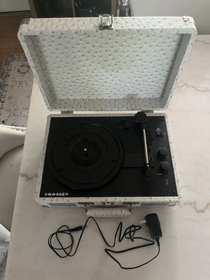 Crosley Cruiser Plus Portable Turntable  Wireless Bluetooth (CR005F-WO) ''USED''