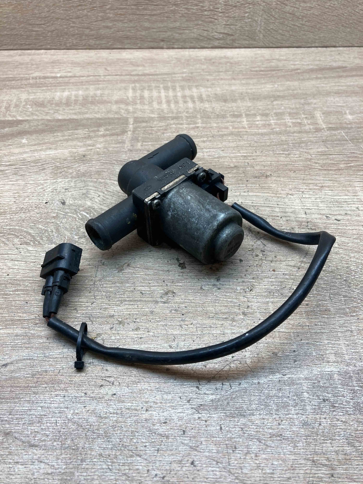 1379468 1147412026 BMW 5 series Heater Valve Control Hot Water  