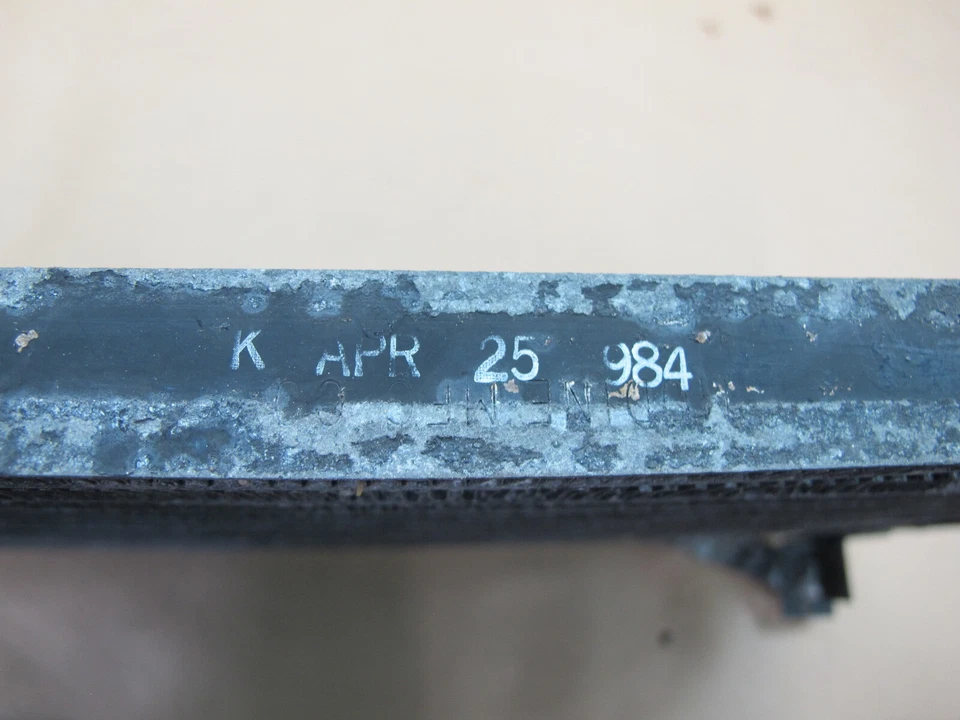 Condensador aire acondicionado Porsche 928 S 1983-1986 92857314303 Foto 3 de 4