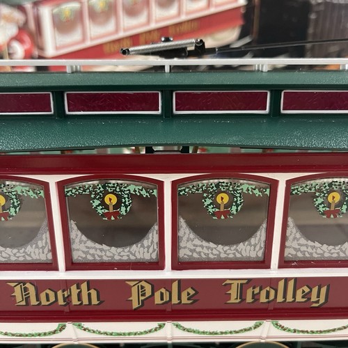 Vintage Dillards Trimmings Musical Trolley Car Original Box Works VIDEO - Picture 6 of 20
