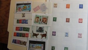 Stampsweis Oman collection on Harris pages est 150 Stamps to '92