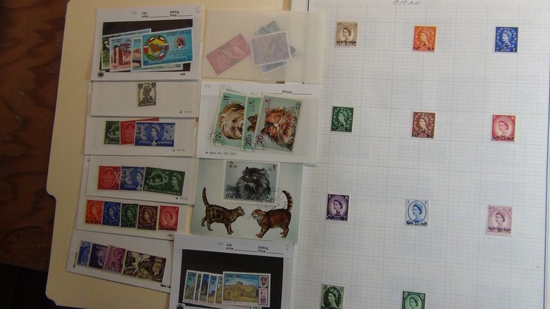 Stampsweis Oman collection on Harris pages est 150 Stamps to '92