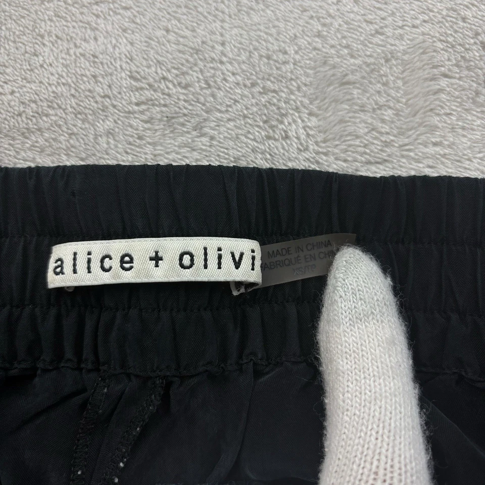 Calça Alice + Olivia Feminina Tamanho XS Preta Cargo Jogger Cintura Elástica - Imagem 4 de 4