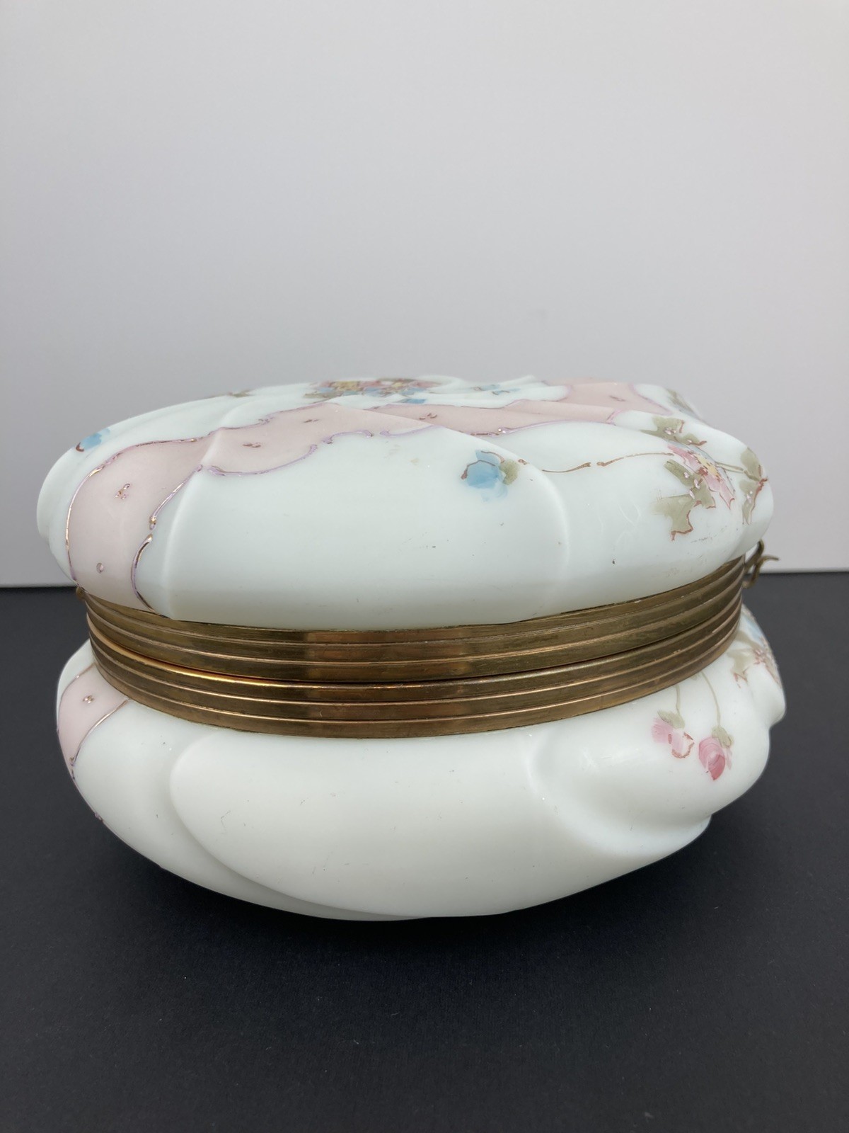 LARGE 6.5" WAVECREST  SWIRL DRESSER BOX W/ FLOWERS/ PINK/BLUE/GREEN/BEAUTIFUL!