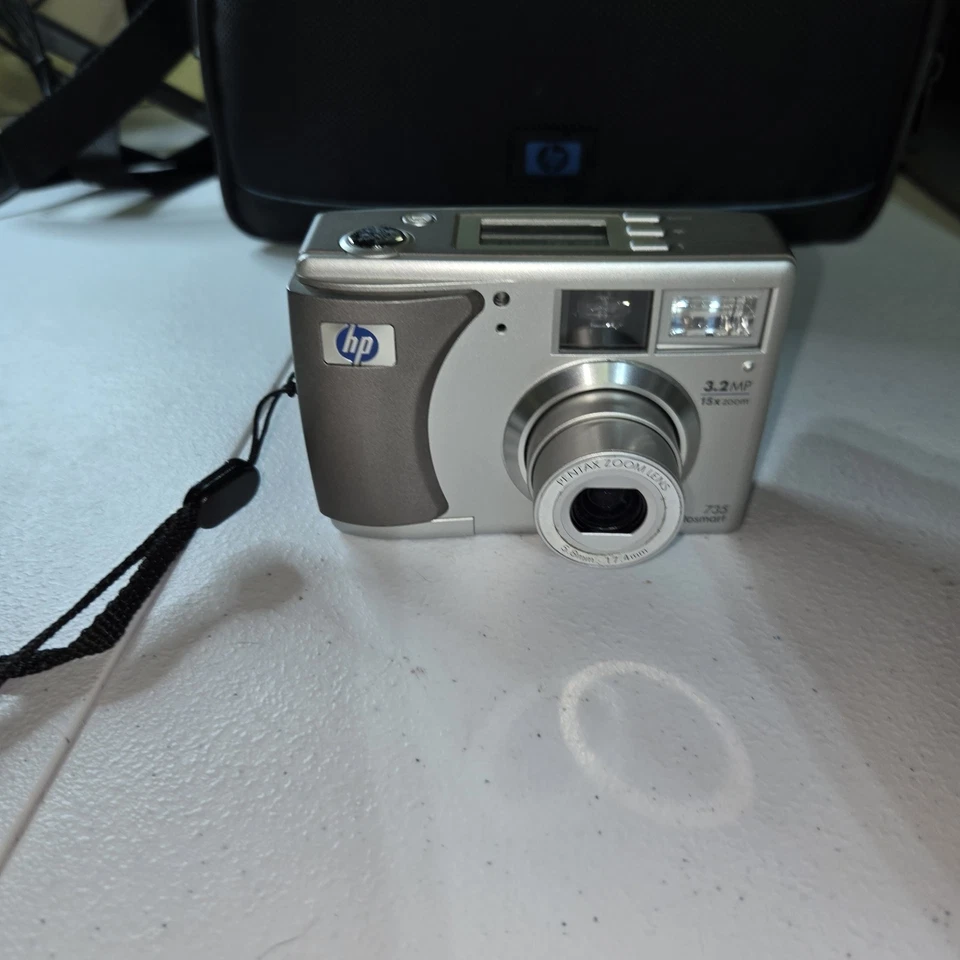 HP PHOTOSMART 735 & 145 COMBO WITH CASE  ADAPTERS AND USED PRINT CARTRIDGE WORKS - Image 4 of 4