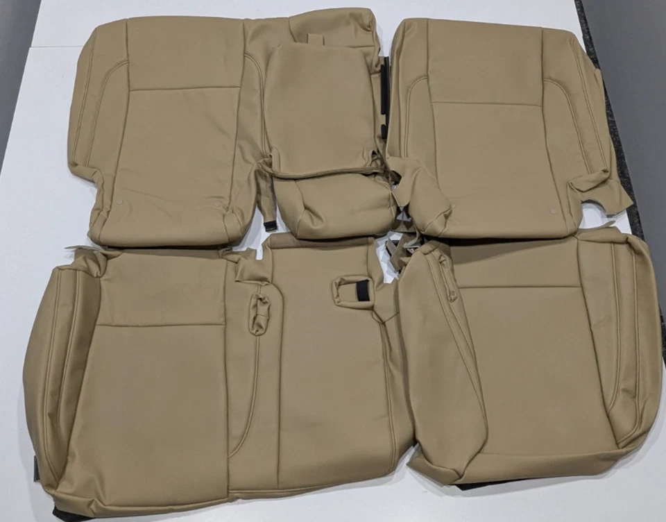 Fundas de asiento de cuero tostado AT8 para Toyota Highlander LE Plus 2014-2019 Foto 3 de 4