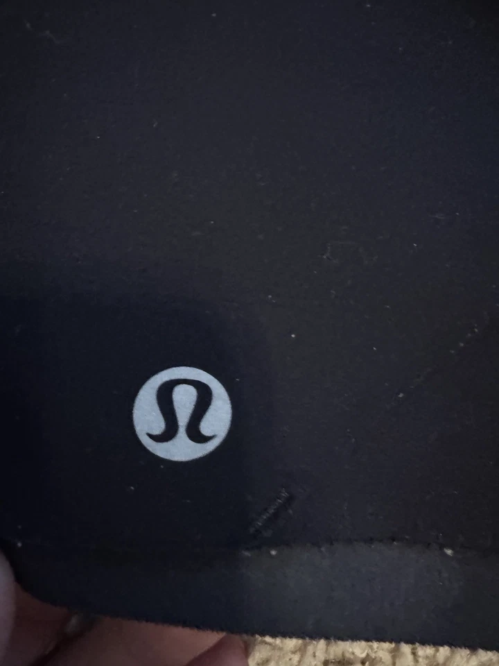 Lady size 36 DD Lululemon sports bra - Image 3 of 3