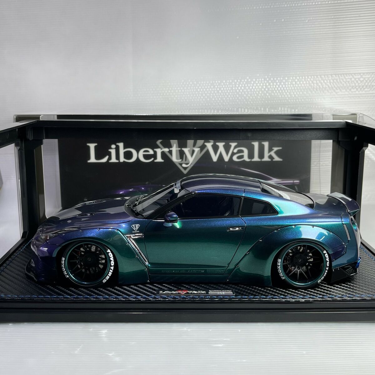 1/18 HPI IG #IG1033 Nissan LB Works R35 GTR Metallic Purple 1/18 HPI IG #IG1033 Nissan LB Works R35 GTR Metallic Purple