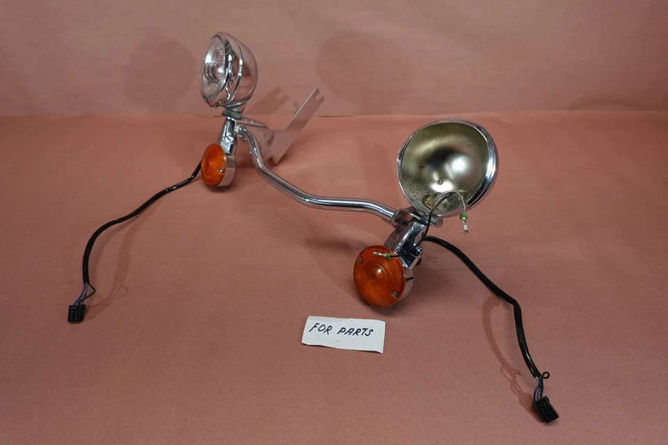 08-09 Harley Davidson Electra Glide Standard FLHT FRONT TURN SIGNAL LIGHT BAR - Image 3 of 4