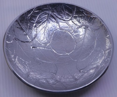 MICHAEL ARAM FOREST LEAF PATTERN ROUND NUT DISH, BOWL, NEW IN BOX, 112628