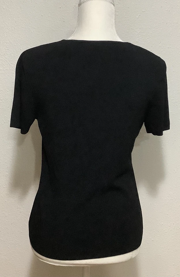 Suéter de malha Larry Levine vintage tamanho M alças pretas gola V elástico manga curta - Imagem 3 de 4