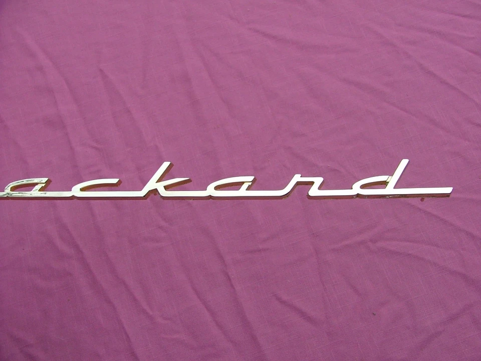 1955 Packard Patrician gold script emblem (17”) quarter panel fender NOS! 466690 — 第 3/4 张图片