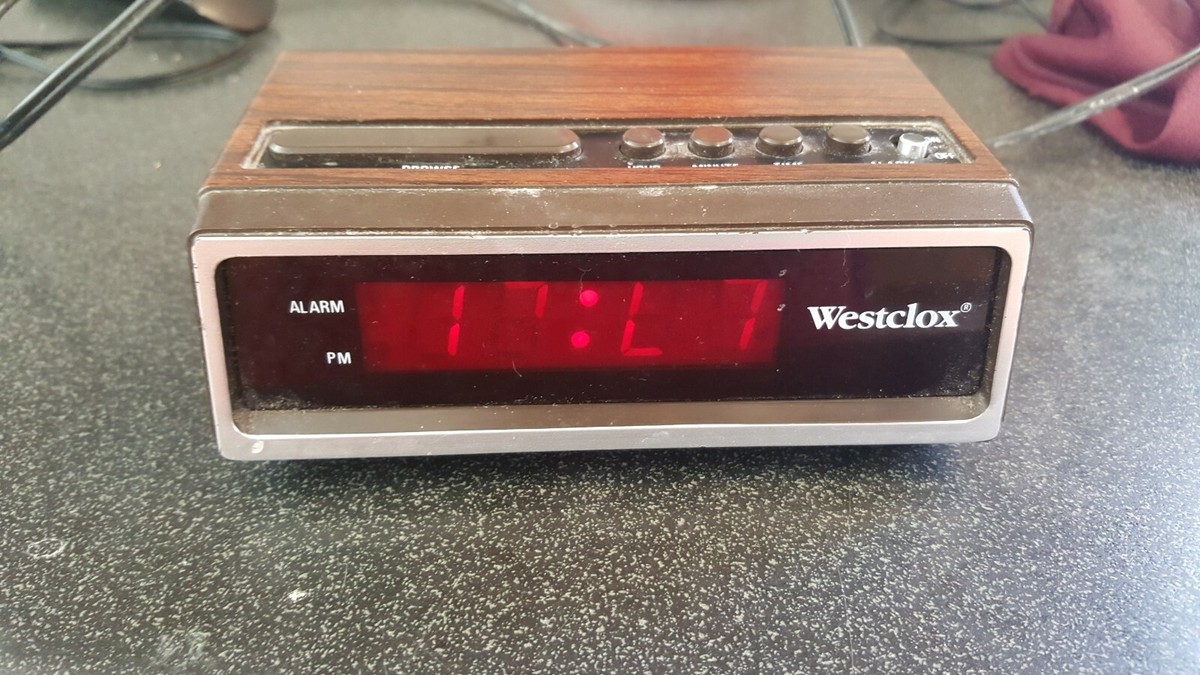 Réveil de voyage Westclox 4535 vintage années 80 maintien de