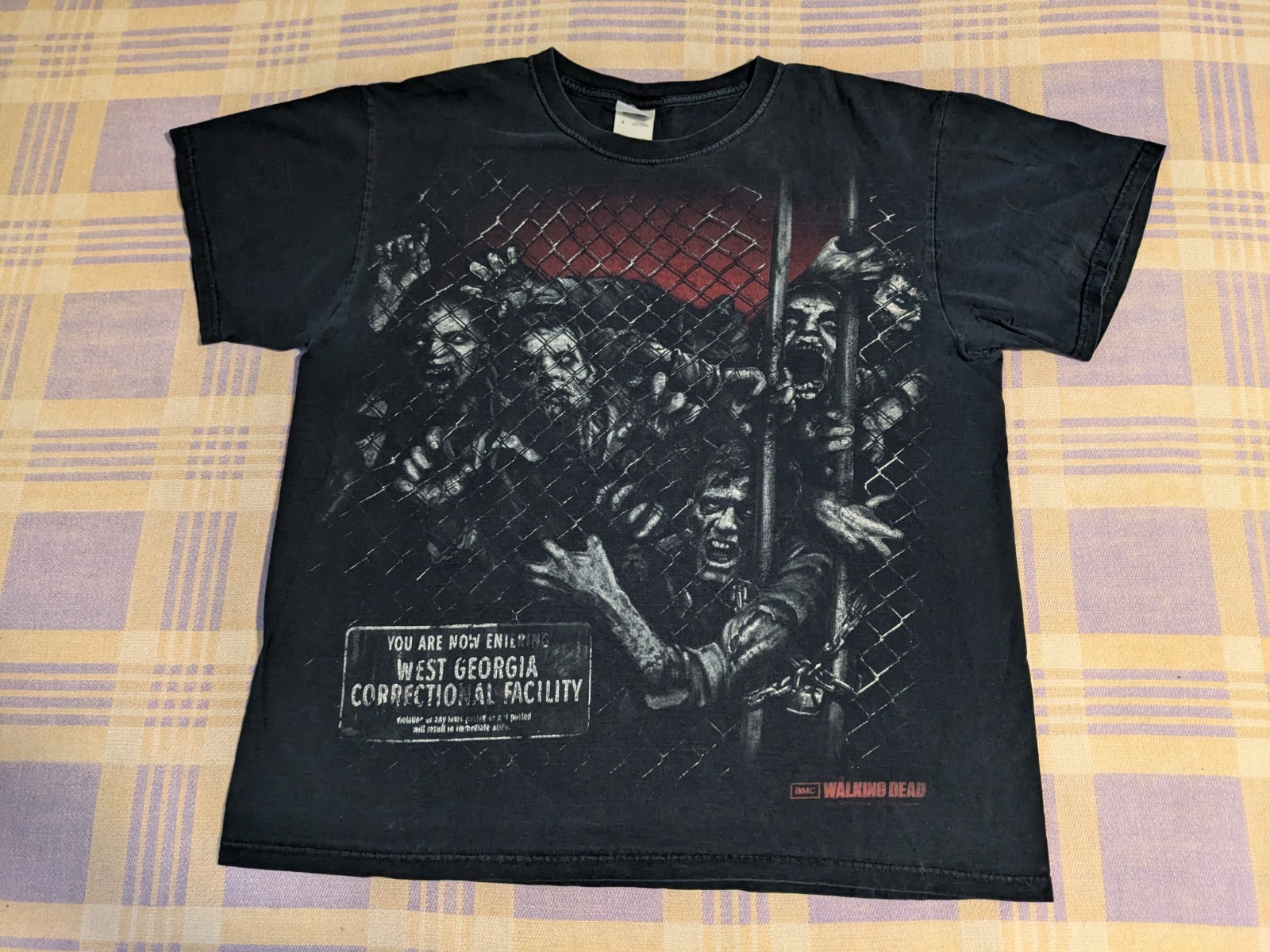 2013 AMC The Walking Dead Georgia Prison Print T-Shirt AOP Rare All Over Print