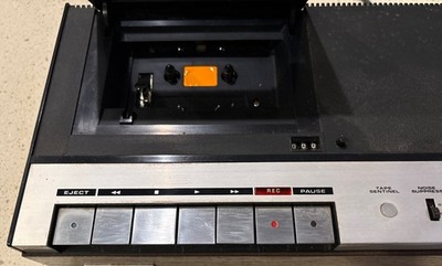 Sony TC-125 Vintage Solid State Cassette Player/ Recorder/Working