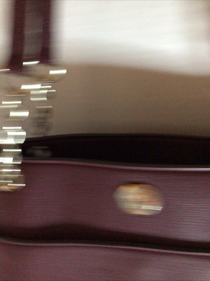 Bolso de Mano Chaps Para Mujer Borgoña Bolso Cadena Acento Grande 16" x 10" x 4" Foto 3 de 4